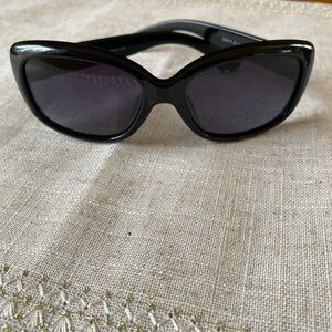 Sojosme Black Frame Sunglasses EUC